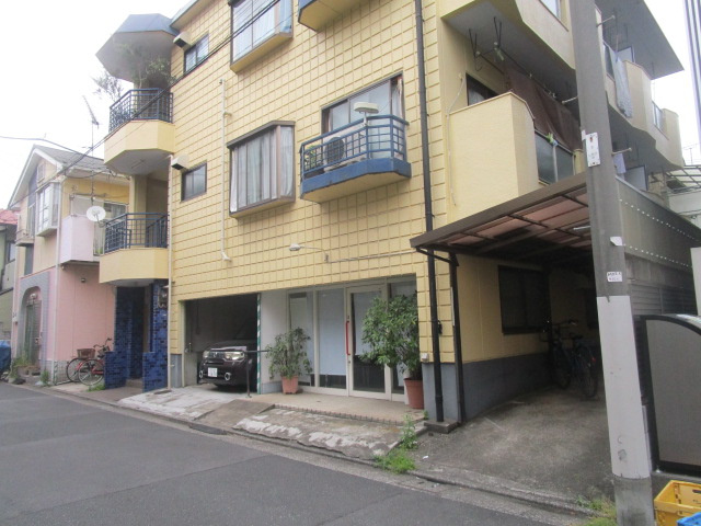 足立区千住緑町２丁目の倉庫の外観