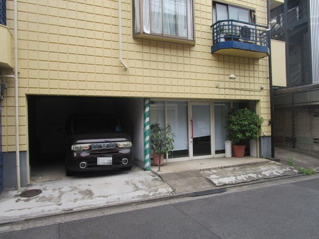 足立区千住緑町２丁目の倉庫の外観