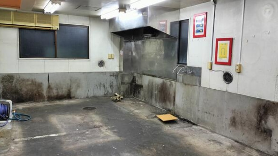 足立区千住緑町２丁目の倉庫の内装
