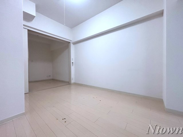 【洋室】 | エステムプラザ名古屋駅前プライムタワー | 落ち着いた色調の洋室です