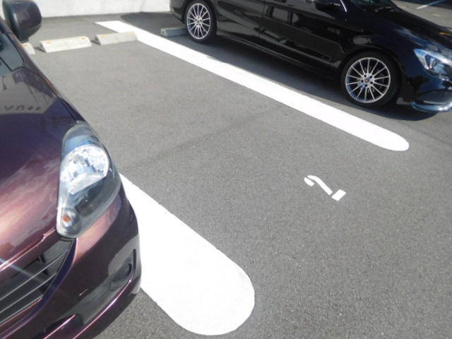 Becauseの駐車場