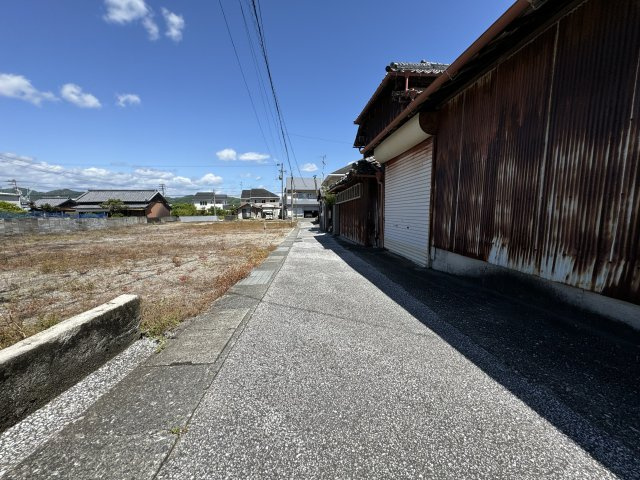 高知市仁井田の前面道路含む現地写真|東側道路。南側から北向きを撮影