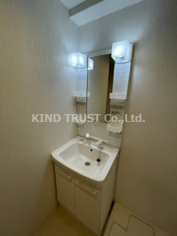 R SQUARE 東天満の洗面所|脱衣スペースもあります