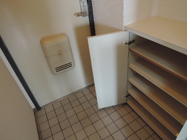 ファーストイン広畑の玄関