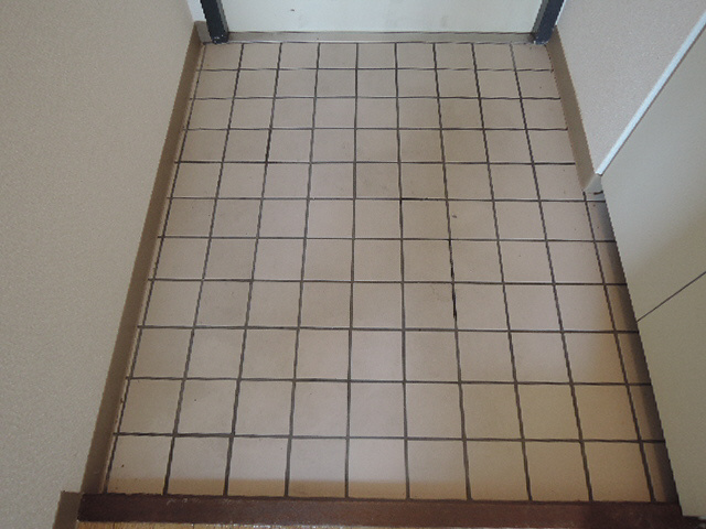 ファーストイン広畑の玄関