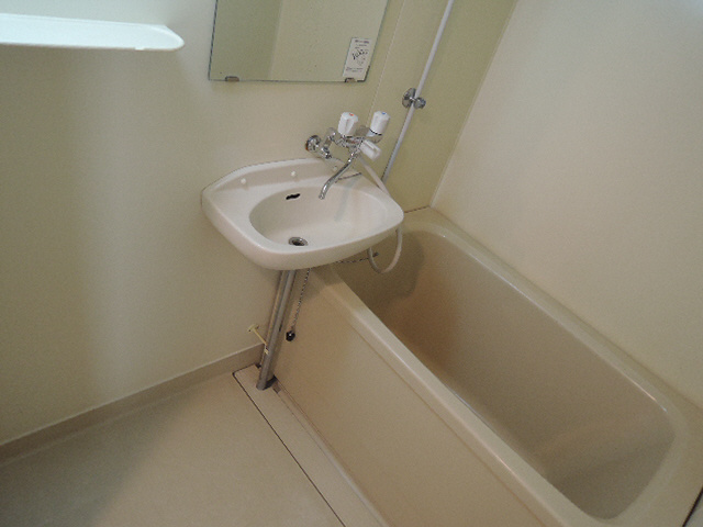 ファーストイン広畑の浴室