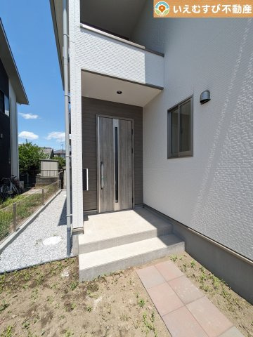 邑楽郡大泉町吉田1期のエントランス
