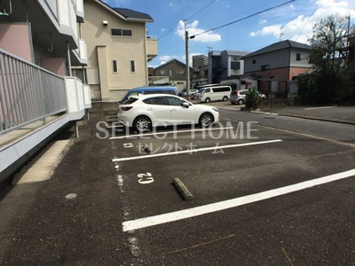 【駐車場】 | ハイツMO | 車をお持ちの方に嬉しい駐車場付きの物件です