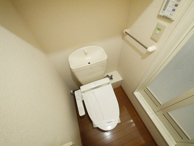 レオパレスナップロイヤルのトイレ|シンプルで使いやすいトイレです