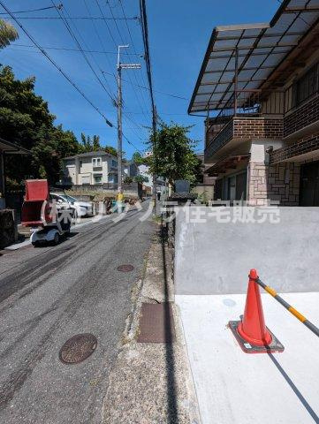 香里園桜木町　中古一戸建ての前面道路含む現地写真|前面道路含む外観
■物件内覧・資金計画相談・住宅ローン相談、リフォーム相談、お問合せ受付中■
※当日・翌日のご内覧、ご相談はお電話でのお問合せがスムーズです！
