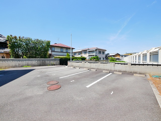 木津川原田　貸店舗の駐車場