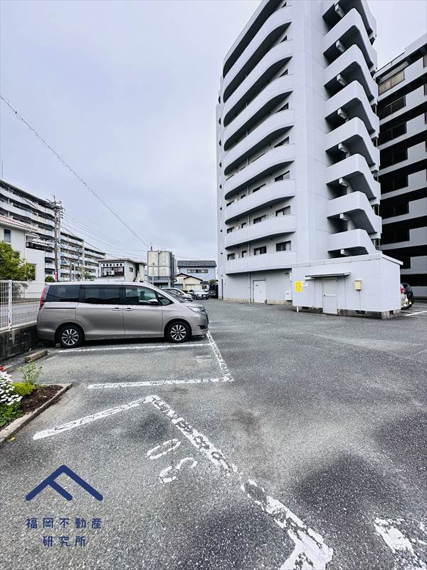 スカイハイツ今宿の駐車場