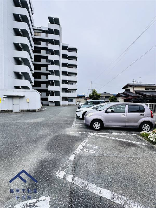スカイハイツ今宿の駐車場