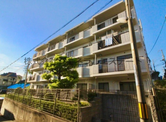 リバーサイドマンション川勝の外観