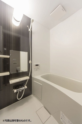 【浴室】 | dormire箱崎(ドルミーレハコザキ) | 別号室の写真になります。現況優先。