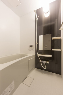 【浴室】 | FOREST高木(フォレスト) | 別号室の写真になります。現況優先。