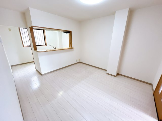 めぞん80番館の居間・リビング