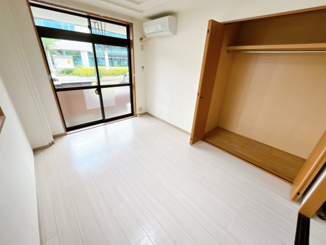 めぞん80番館の洋室