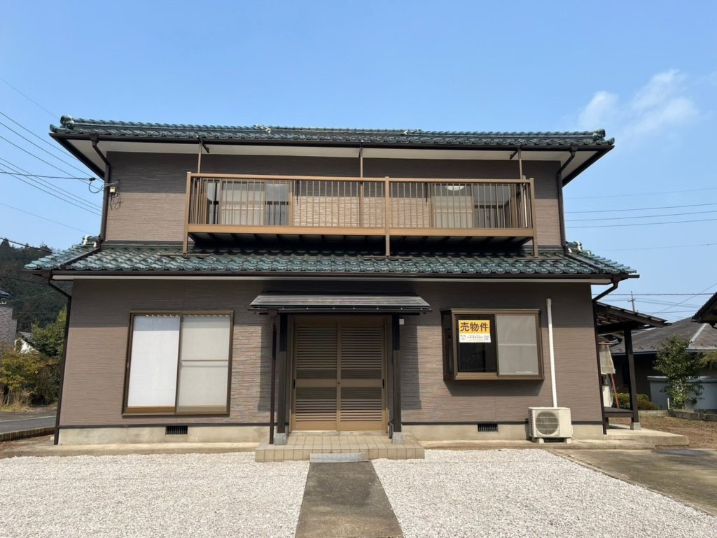 （リフォーム済）6826鹿野町今市中古住宅の外観|駐車スペース5台可能
