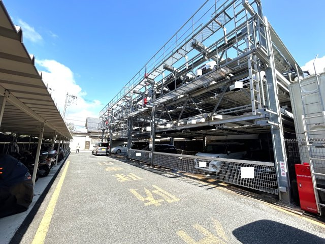 ◆５階南西角住戸◆室内全面リフォーム済みの美室◆京阪本線・宇治線「中書島」駅徒歩６分◆ペルル伏見桃山の駐車場|駐車場