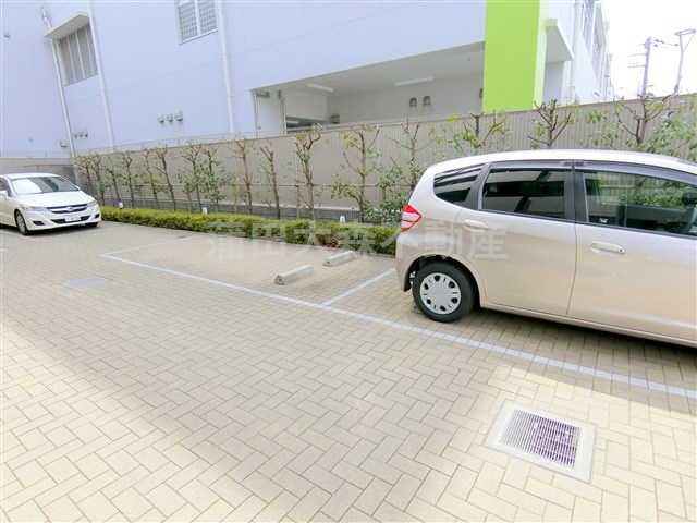 ルーブル蒲田南参番館の駐車場|平置き駐車場　空き状況はお問合せ下さい。