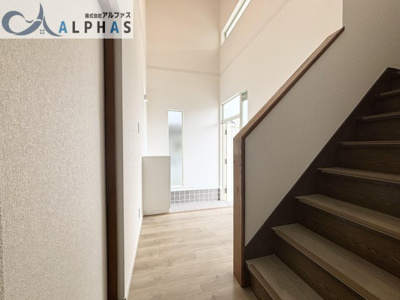 【玄関】 | 垂水区桃山台七丁目　中古戸建 | 玄関♪