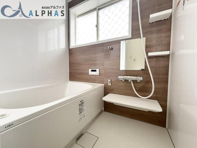 【浴室】 | 垂水区桃山台七丁目　中古戸建 | 浴室に窓があるので換気やカビ対策などもバッチリ！