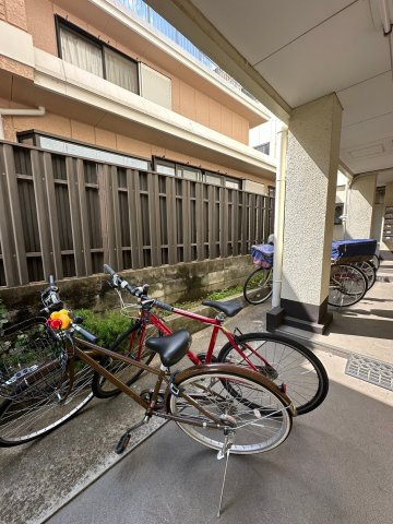 コーポマヤの駐車場
