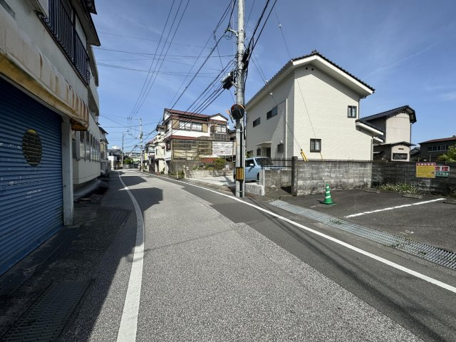 高知市旭天神町　売土地の前面道路含む現地写真