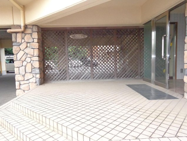 アイビス小絹Ａのエントランス