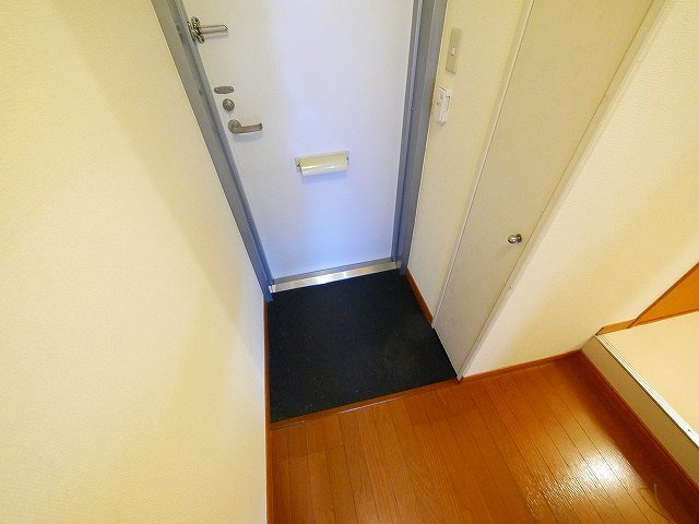 レオパレス和の玄関|シンプルで使いやすい玄関です
