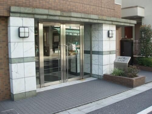 パークウェル目黒本町のエントランス