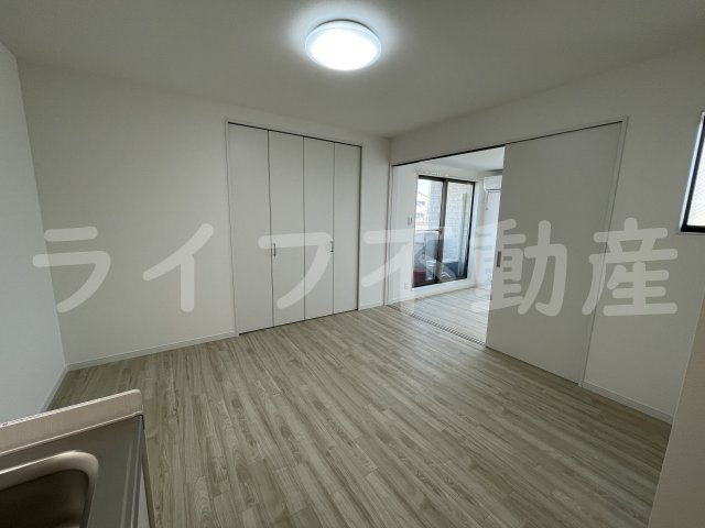 コラッジオ衣摺の内装|明るい室内です