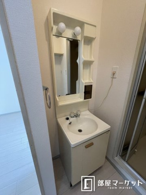 【洗面所】 | シャンブルすえの | 同型タイプ