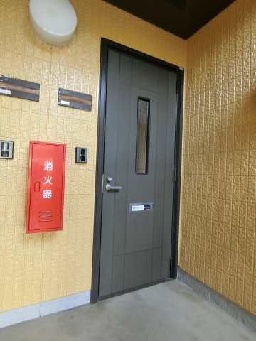 第二双葉ハイツ　B棟の玄関
