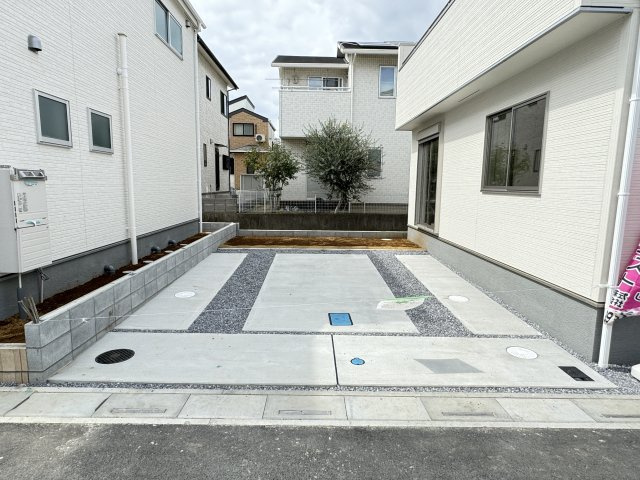 三郷市番匠免１丁目新築戸建の駐車場|1号棟駐車スペース・並列２台駐車可
