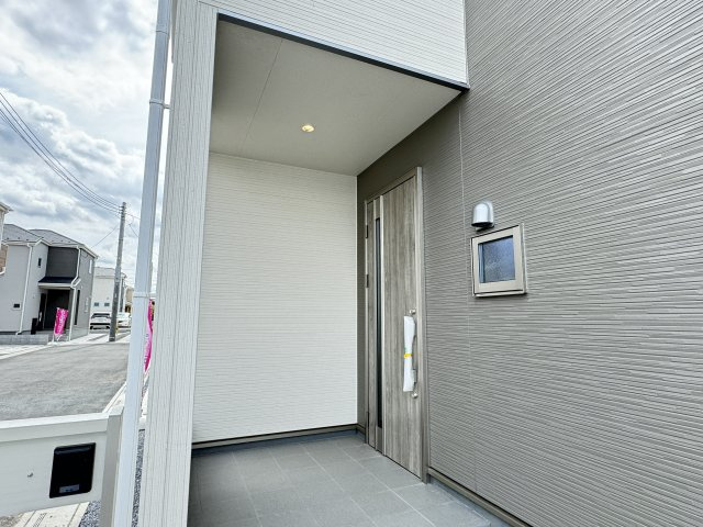 三郷市番匠免１丁目新築戸建のエントランス|エントランス・玄関ポーチ