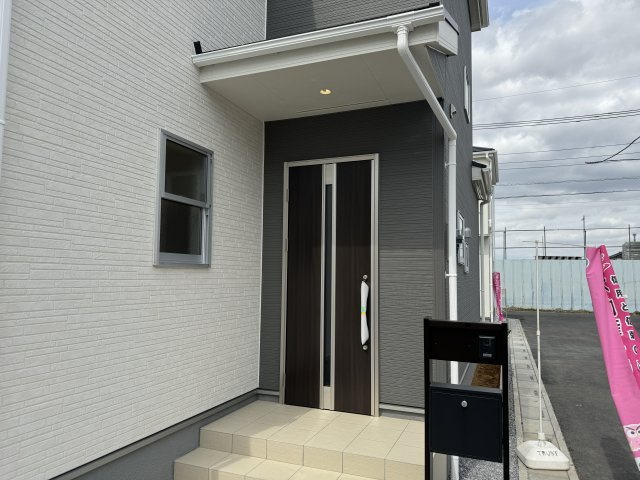 三郷市番匠免１丁目新築戸建のエントランス|エントランス・玄関ポーチ