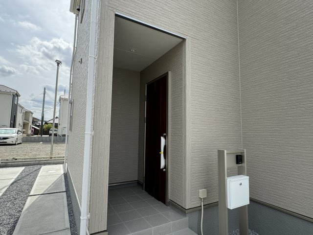 三郷市番匠免１丁目新築戸建のエントランス|エントランス・玄関ポーチ