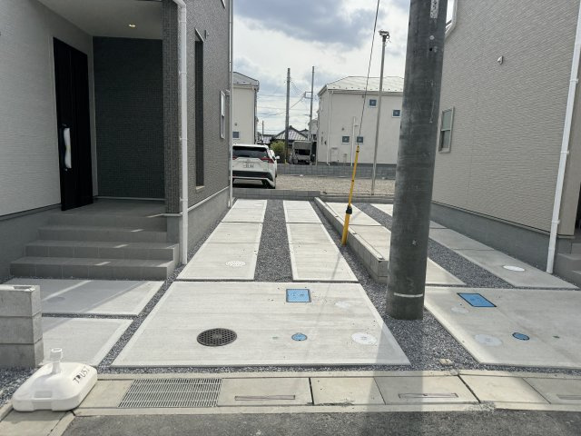 三郷市番匠免１丁目新築戸建の駐車場|4号棟駐車スペース・並列２台駐車可