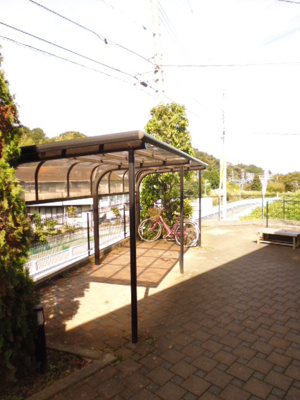 屋根付きの駐輪場です。