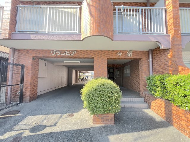 グランピア今宿のエントランス