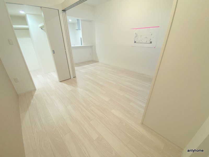 セレニテ江坂ミラク　仲介手数料無料の寝室