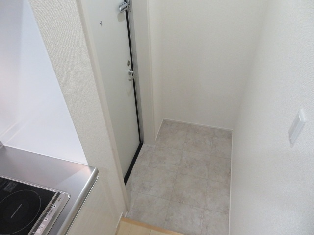 フジパレス新深江Ⅷ番館の玄関