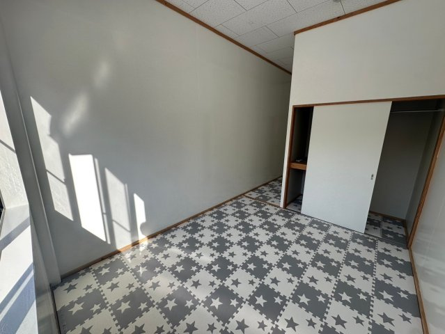 外山町 高橋様貸事務所の内装