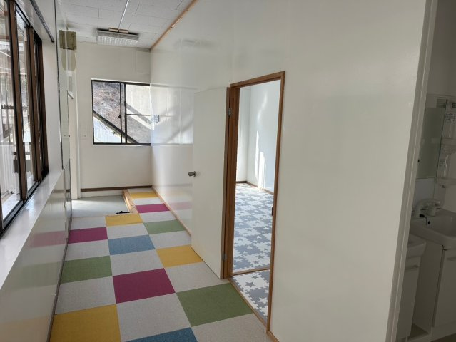 外山町 高橋様貸事務所の内装