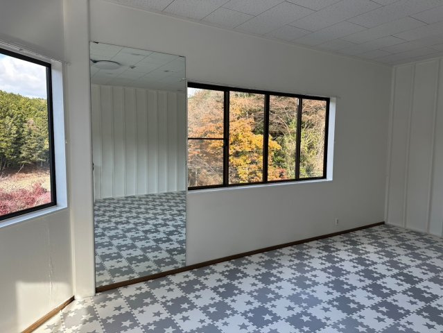 外山町 高橋様貸事務所の内装