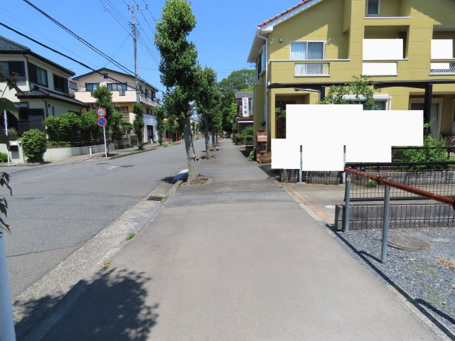 鶴ヶ島市脚折町売地の前面道路含む現地写真