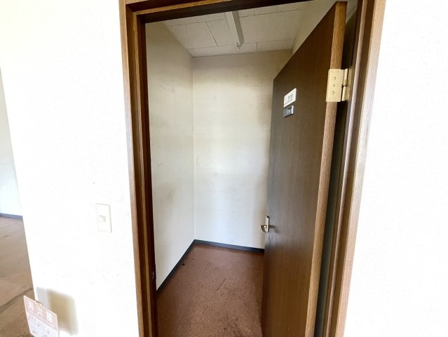 ヒナバシヒルの玄関