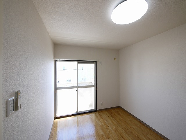 サンハイム　Ａ・Ｂ・Ｃ（杉本町）の洋室|個人の部屋や寝室として使える洋室です